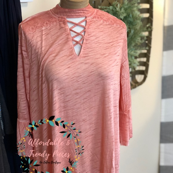 Umgee | Quarter Sleeve Top | BLUE LISTING - Picture 2 of 2